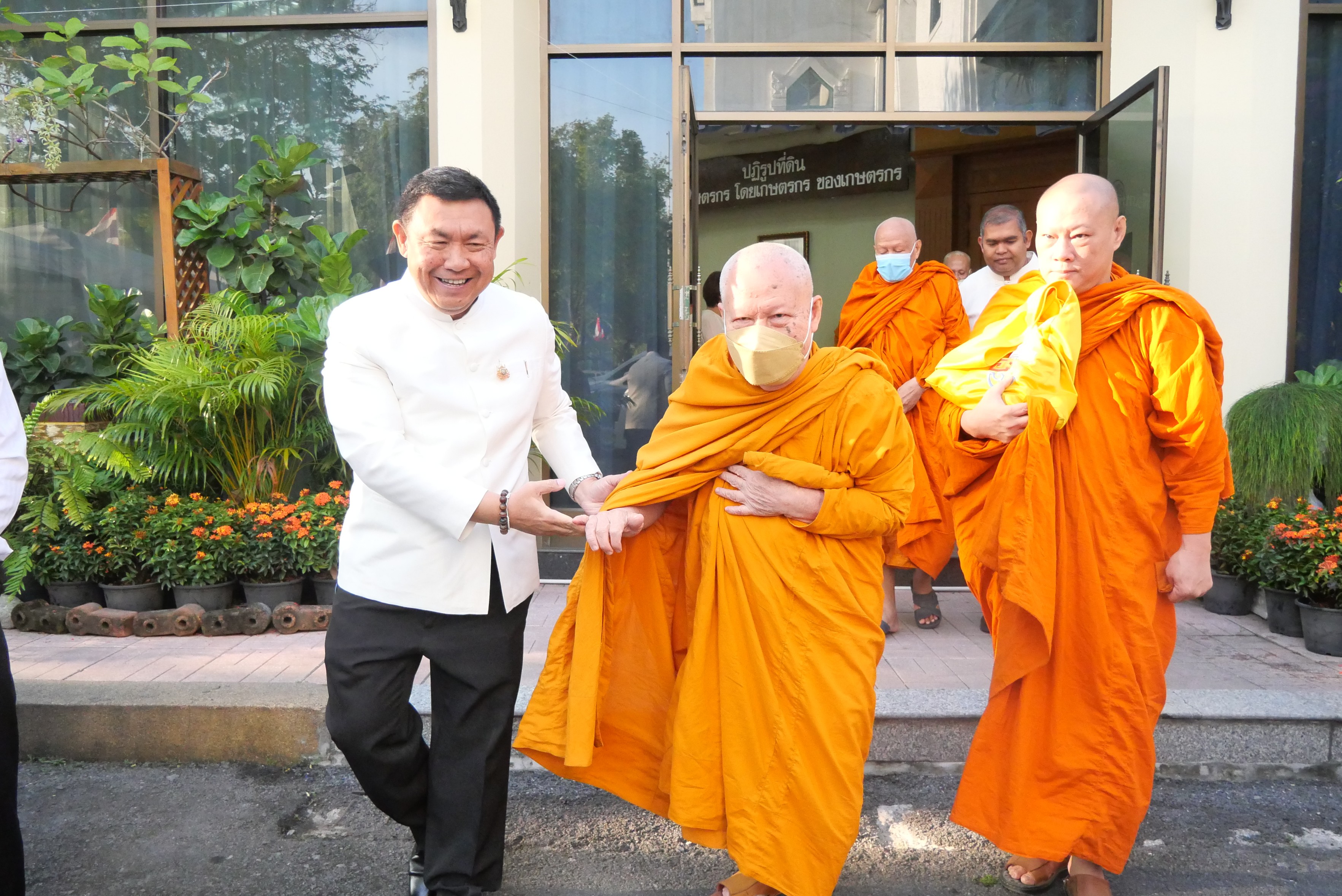 title - ส.ป.ก. จัดพิธีทำบุญถวายภัตตาหารเช้าแด่พระสงฆ์ เนื่องในโอกาสต้อนรับปีใหม่ พ.ศ. 2569